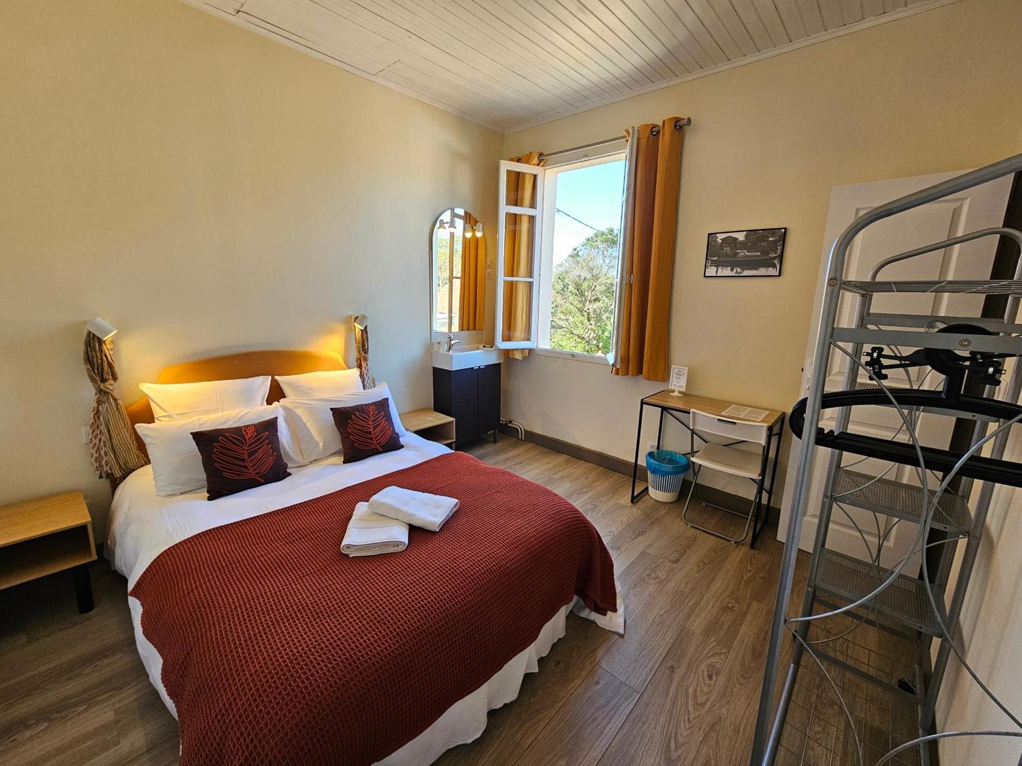 Hotel Au Bon Landais Biscarrosse-Plage Exterior photo
